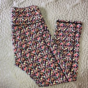 Geometric Multi-color Capri workout pants S